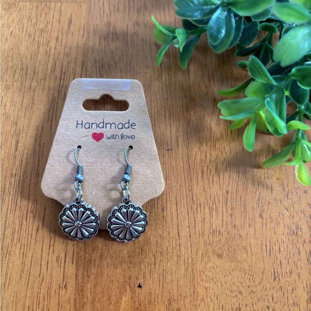 Handmade daisy earrings